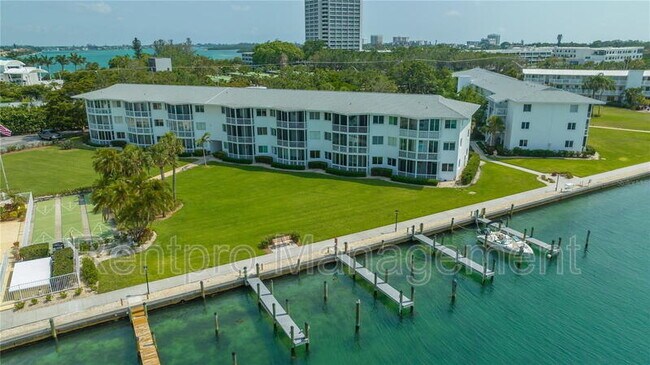 Building Photo - 771 John Ringling Blvd