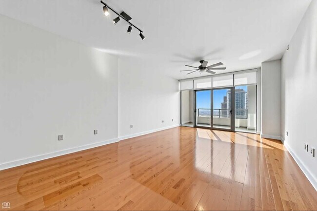 Foto del edificio - 1235 S Prairie Ave