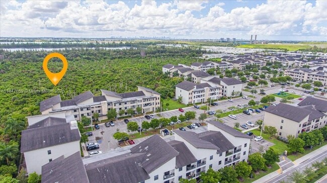 Foto del edificio - 8175 NW 104th Ave