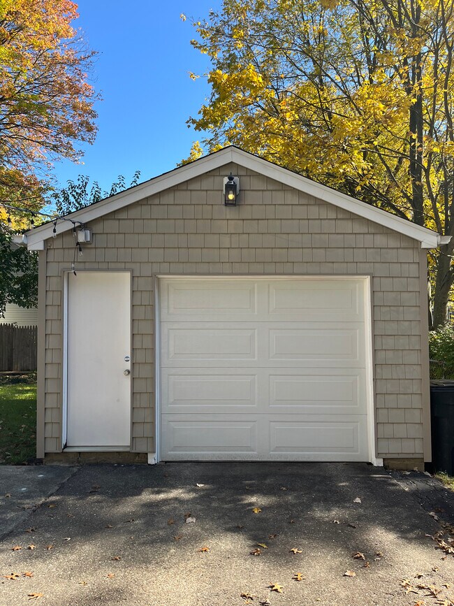 Foto del edificio - 341 N Hawkins Ave