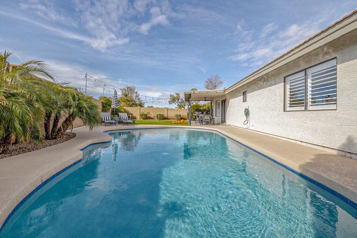 Heated Pool - 413 E Harwell Rd