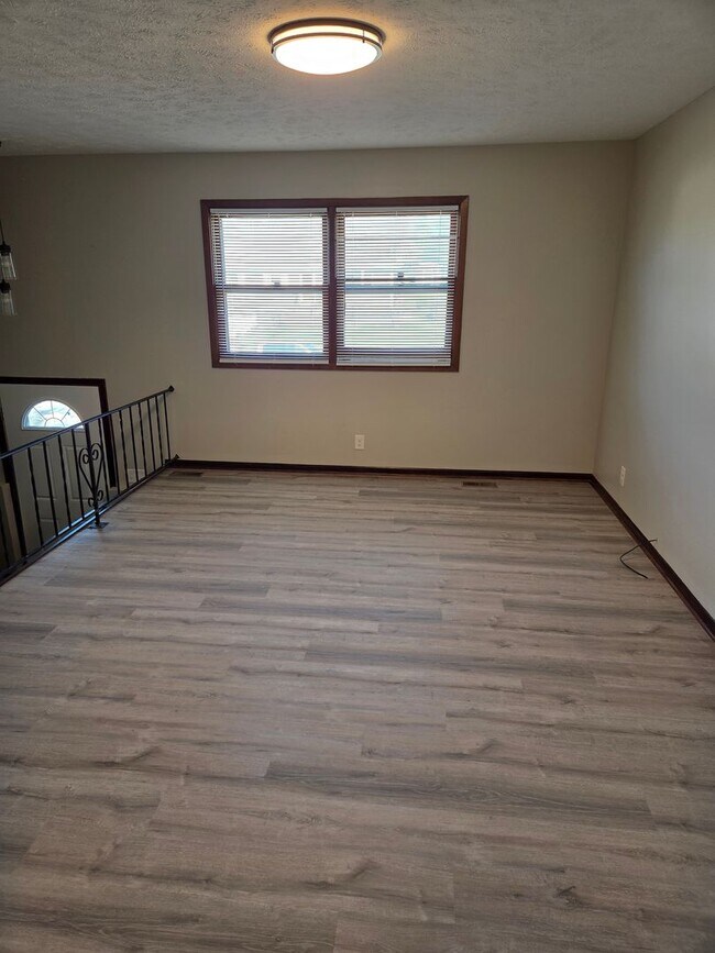 Foto del edificio - 4/2/1 Newly remodeled with fenced in backyard!!!