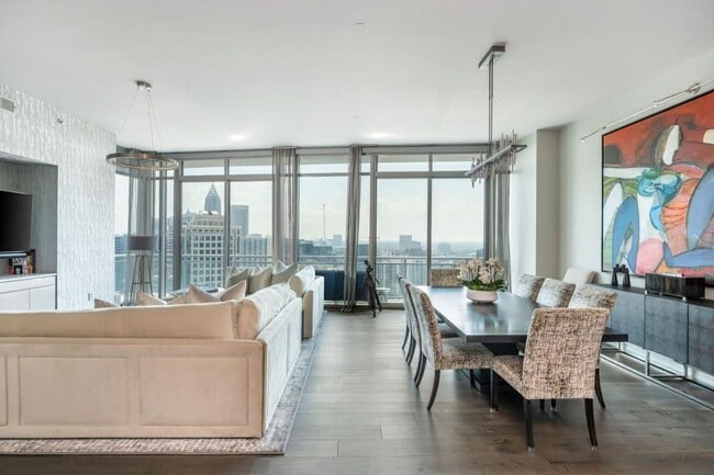 Building Photo - 1065 Peachtree St NE