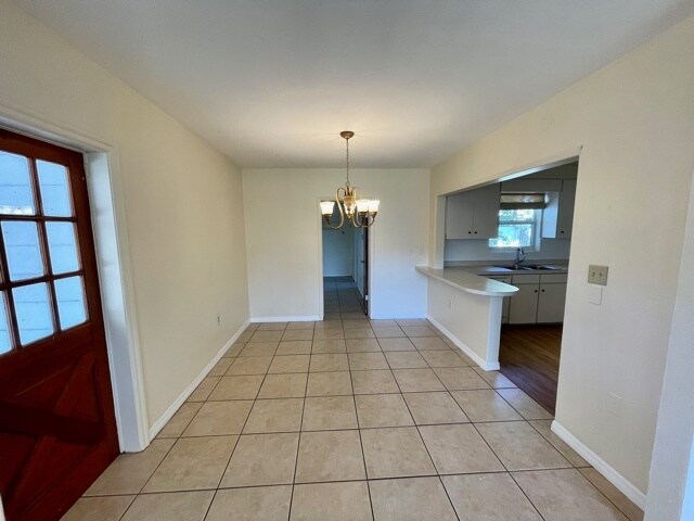 Building Photo - 2311 Bougainvillea St