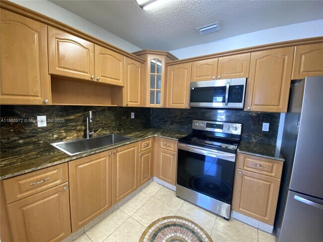 Foto del edificio - 958 W 39th Pl