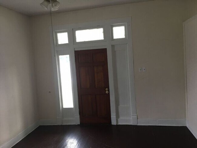 Building Photo - 1700 Berkley Ave