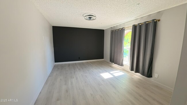 Foto del edificio - 7317 S Palm Dr