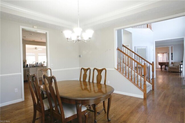 Building Photo - 38805 Camelot Way