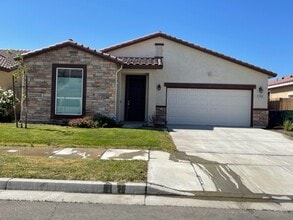 Building Photo - 2438 N Rock Creek Dr