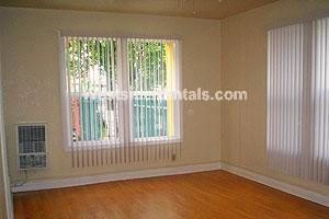 Primary Photo - 1209 S Lake St