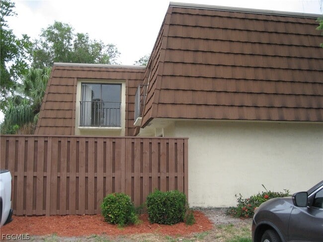 Foto del edificio - 5245 Cedarbend Dr