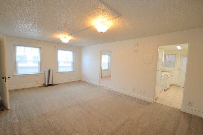 Building Photo - 1020 13th St