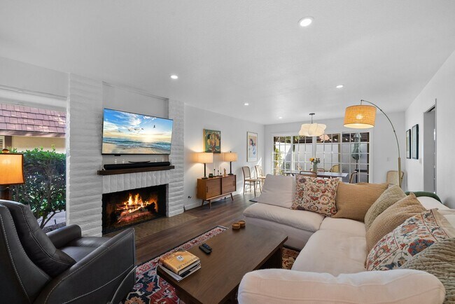 Foto del edificio - 7 Month Furnished Condo at Collwood Manor
