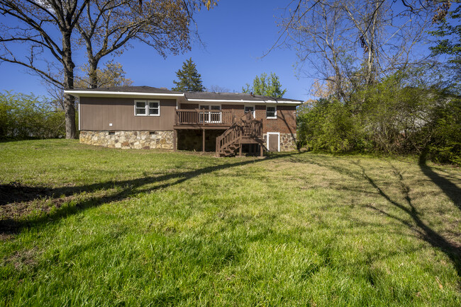 Building Photo - 2631 Lakeridge Cir NW