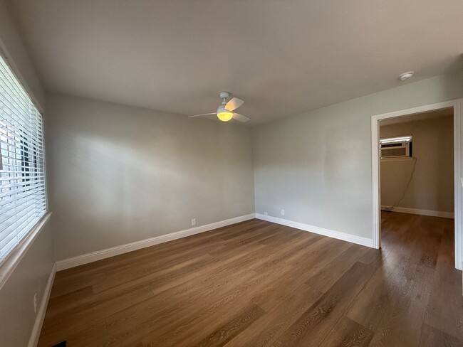 Foto del edificio - 1060 E Taylor St