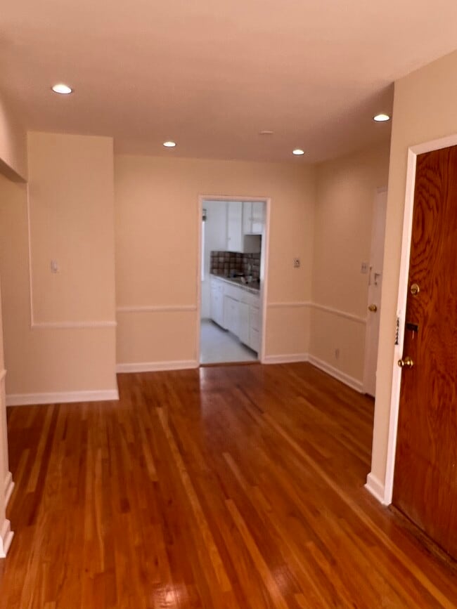Dining table area - 438 S Oakhurst Dr