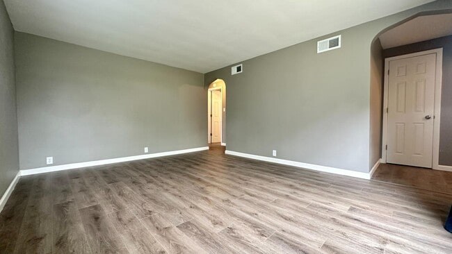 Building Photo - 4951 N 36th St