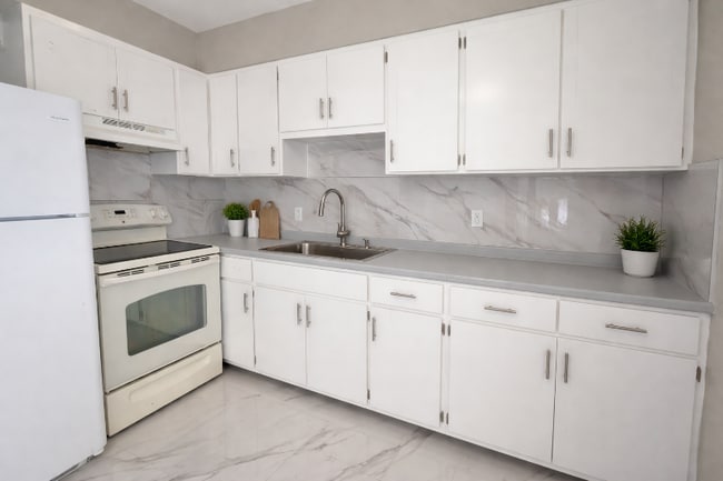 Building Photo - 12 3rd St