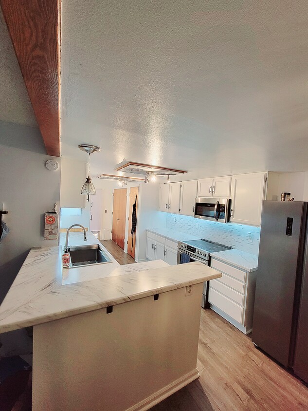 Primary Photo - 1776 S Quintero Way