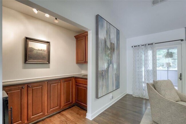 Building Photo - 392 Greenfield Ct