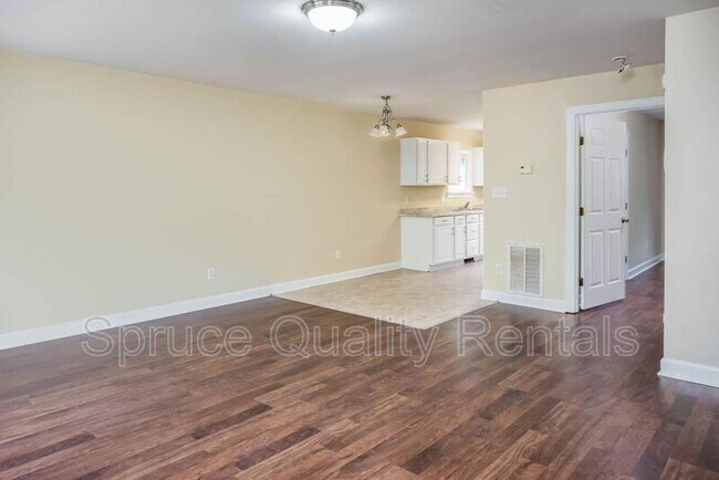 Building Photo - 2210 Peppertree St