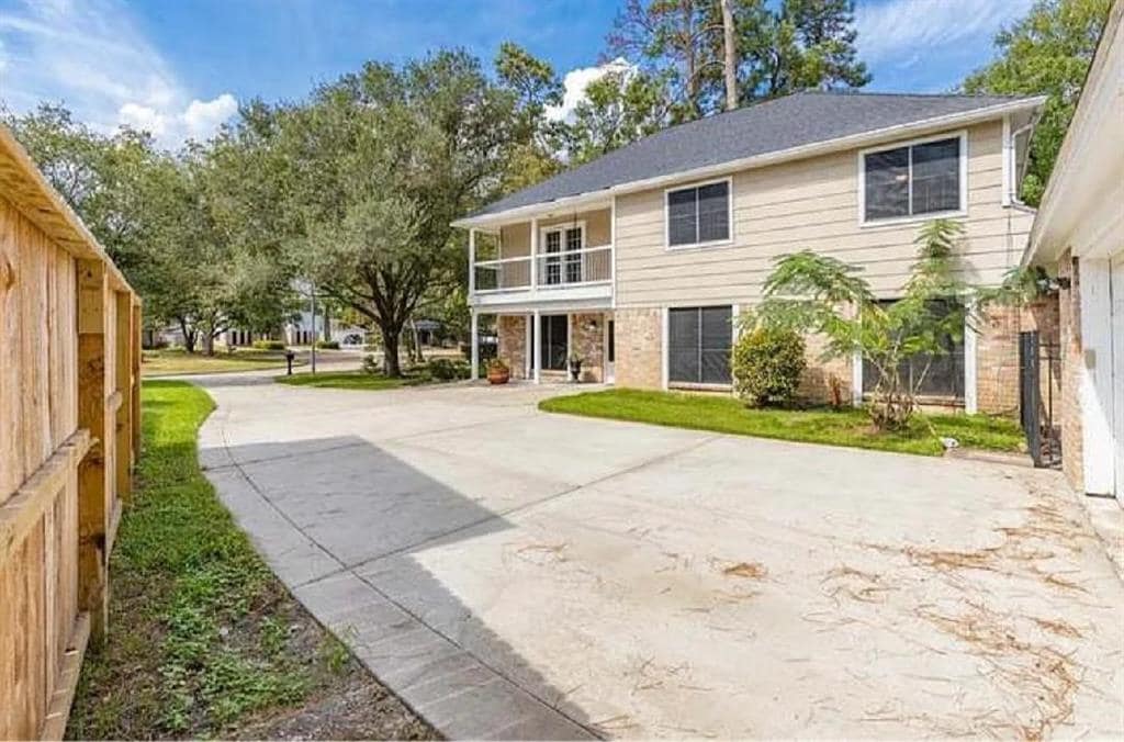 Building Photo - 6018 Gnarled Oaks Ct