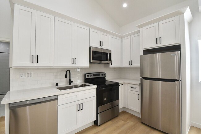 Foto del edificio - 4751 Kraft Ave