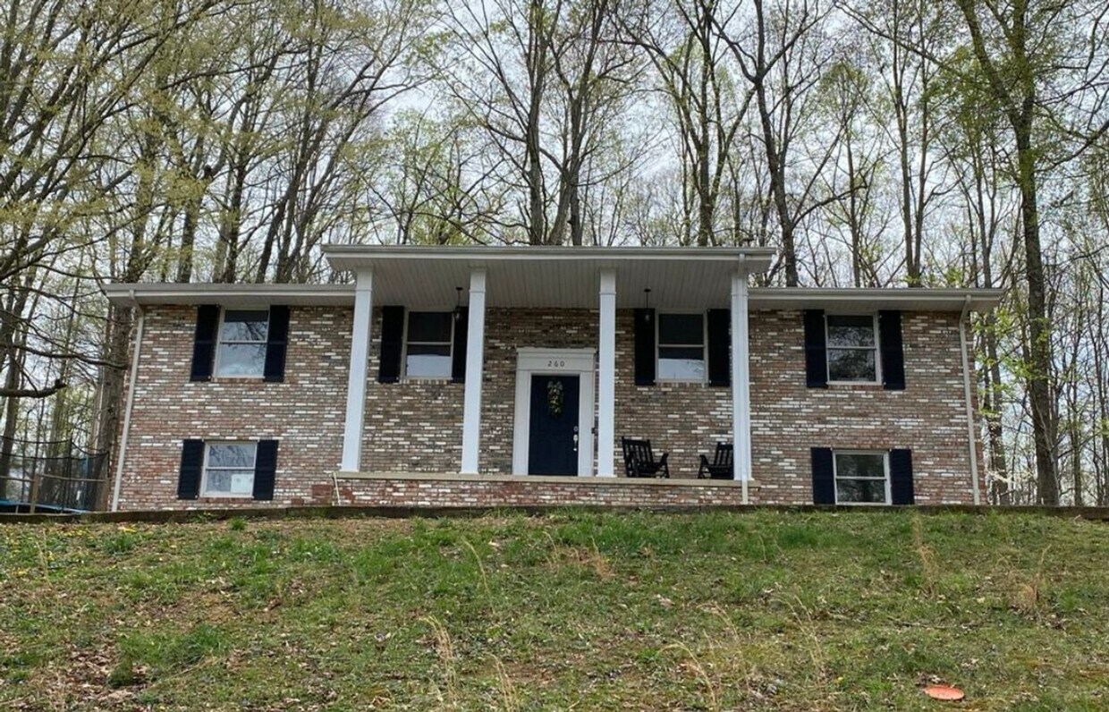 Primary Photo - 4 bedroom / 2 bath Brick Home - 2 car gara...