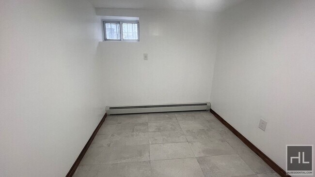 Building Photo - FRESHLY GUT RENOVATED 2 BEDROOM PLATTWOOD ...
