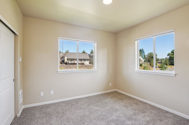 Interior Photo - LIBERTY CREST APARTMENTS