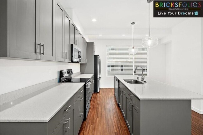 Foto del edificio - A move-in-ready gem nestled on Sunset Blvd!