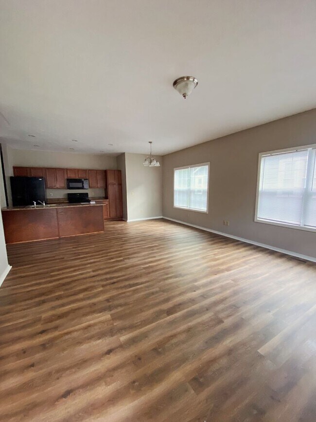 Foto del edificio - NEW 3bed 3bath house with a 2 car garage