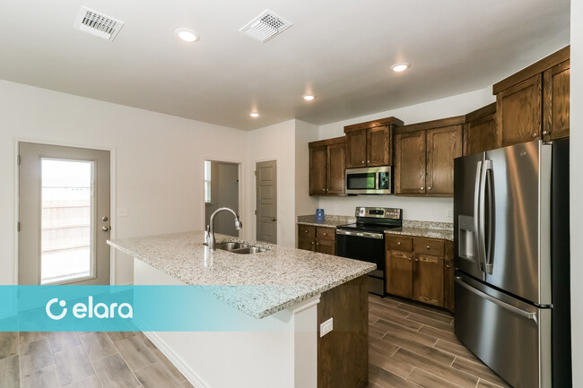 Building Photo - 709 Freedom Cir