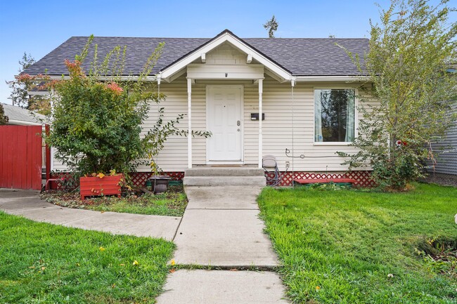 Building Photo - 2624 E Boone Ave