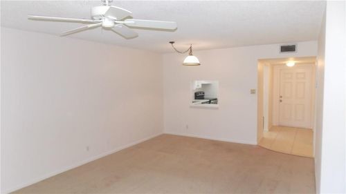 Foto del edificio - 7300 NW 5th Pl