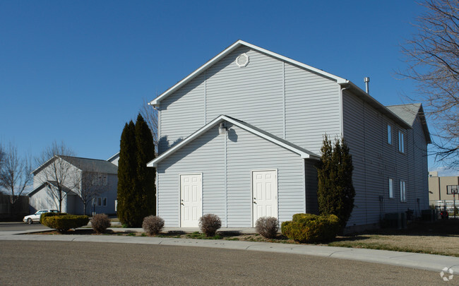 Building Photo - Locust Grove Apartments
