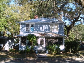 Building Photo - 1102 NW 3rd Ave