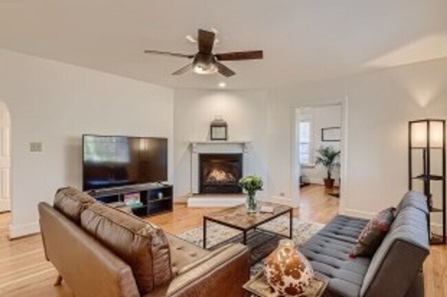 Building Photo - Turnkey, Partially Furnished 3BR Durham Retreat | Walkable, Renovated, & Fully Serviced