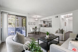 Building Photo - 22277 Vista Verde Dr