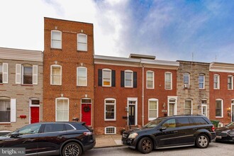 Building Photo - 1010 Baylis St