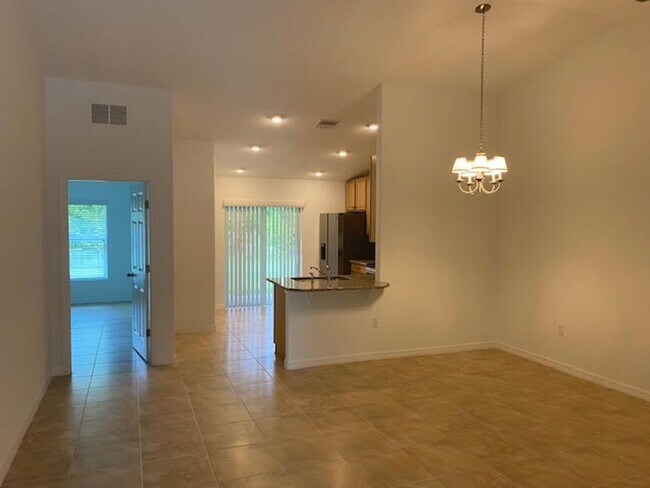 Building Photo - 27 Pony Ln