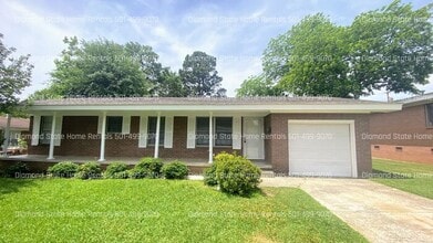 Building Photo - 5703 Del Prado Dr