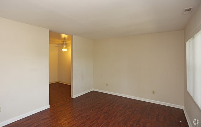 Interior Photo - Hudson Pointe
