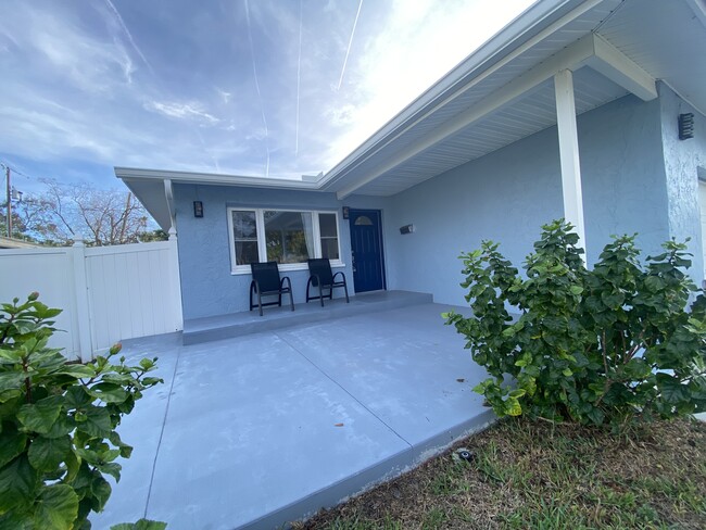 Building Photo - 1814 Bayou Grande Blvd NE