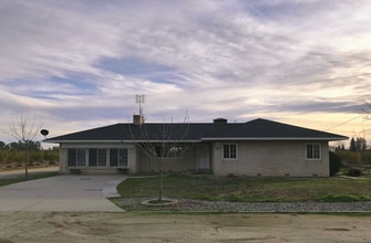 Building Photo - 7757 E Olive Ave