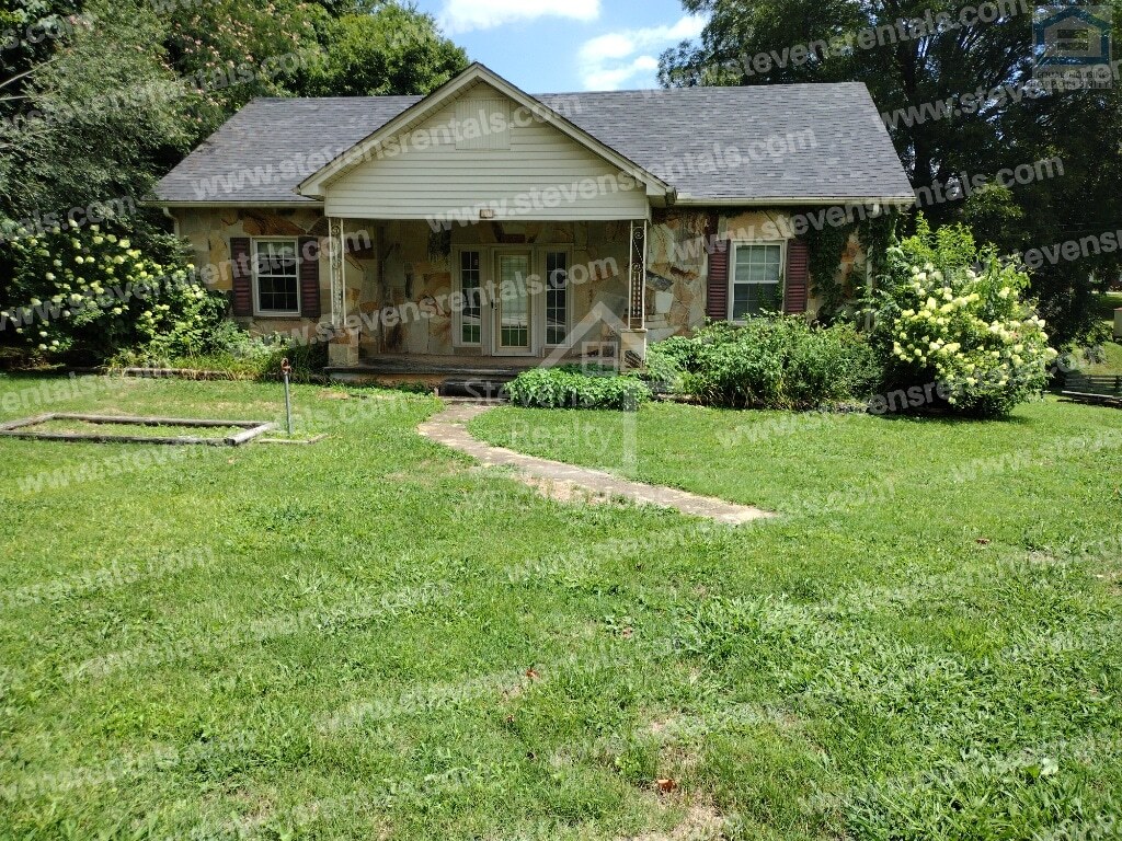 Primary Photo - 236 S Young St