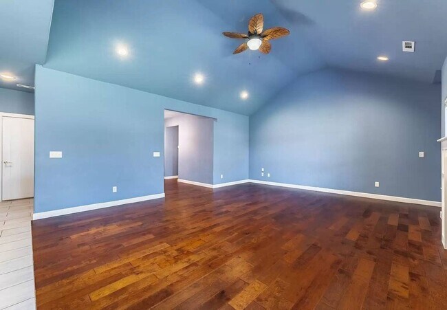 Building Photo - Bentonville living | 4bed 2bath