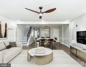 Building Photo - 382 Martin St