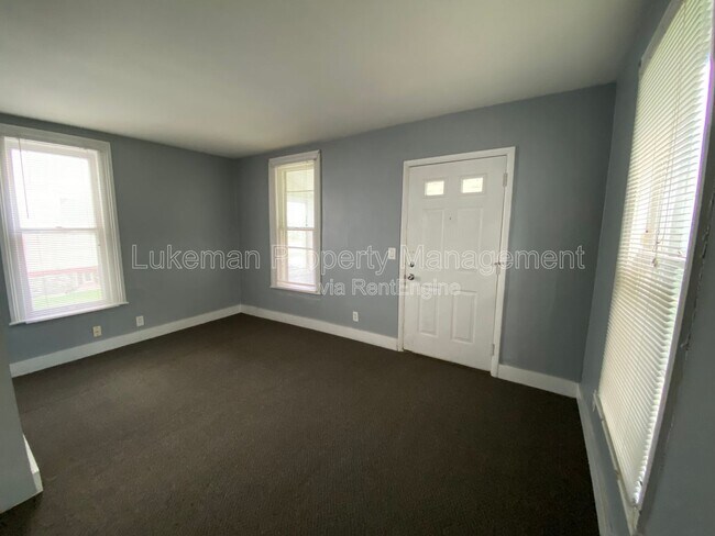 Foto del edificio - 727 Wheaton Ave