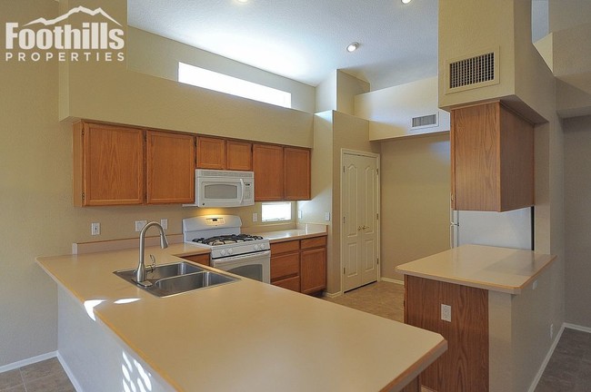 Building Photo - 3151 W Stoneybrook Trl